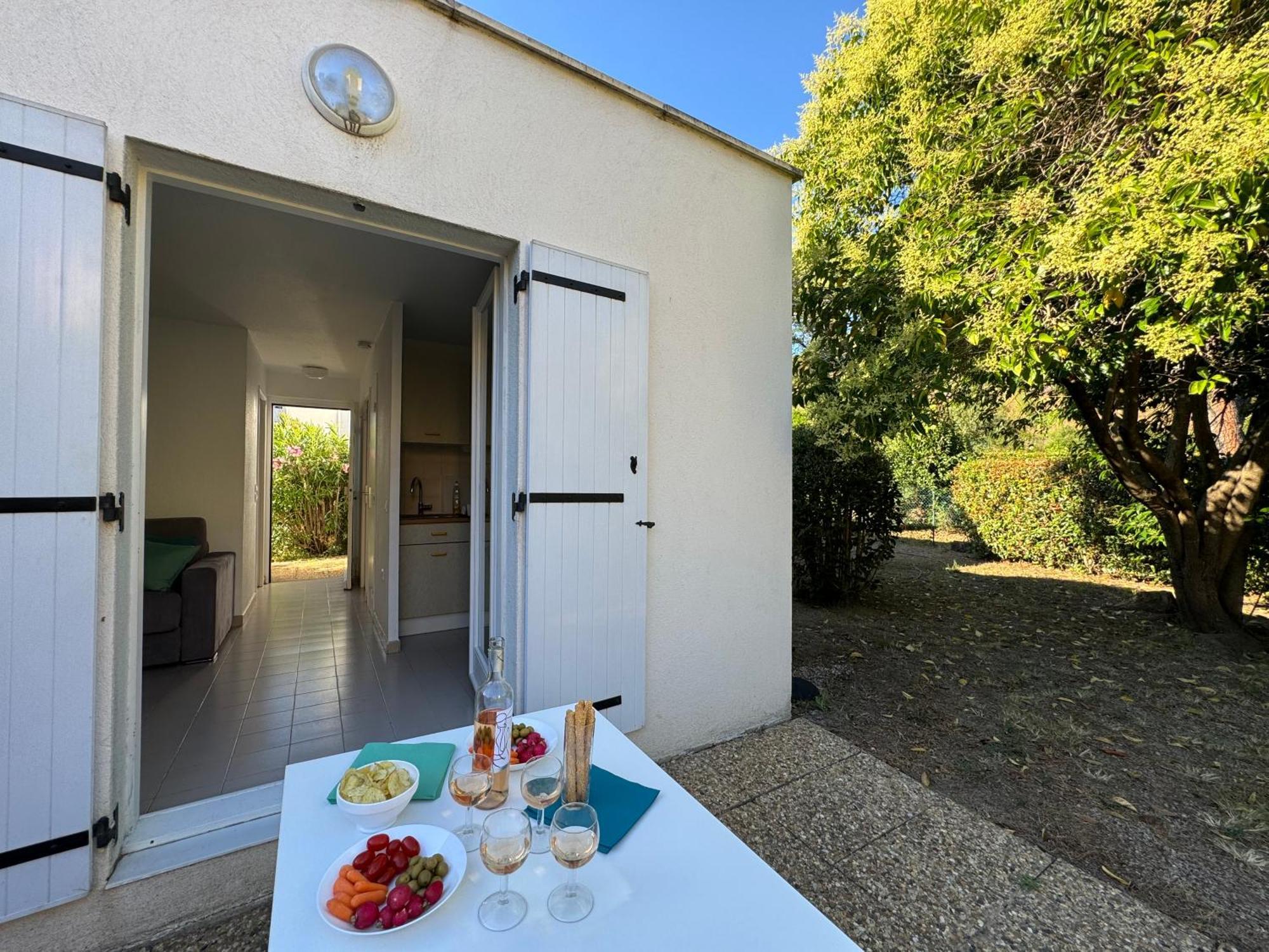 Beach Cannes Bungalows Le Cannet Exterior photo