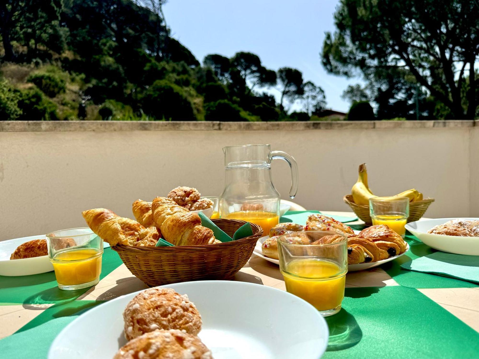 Beach Cannes Bungalows Le Cannet Exterior photo