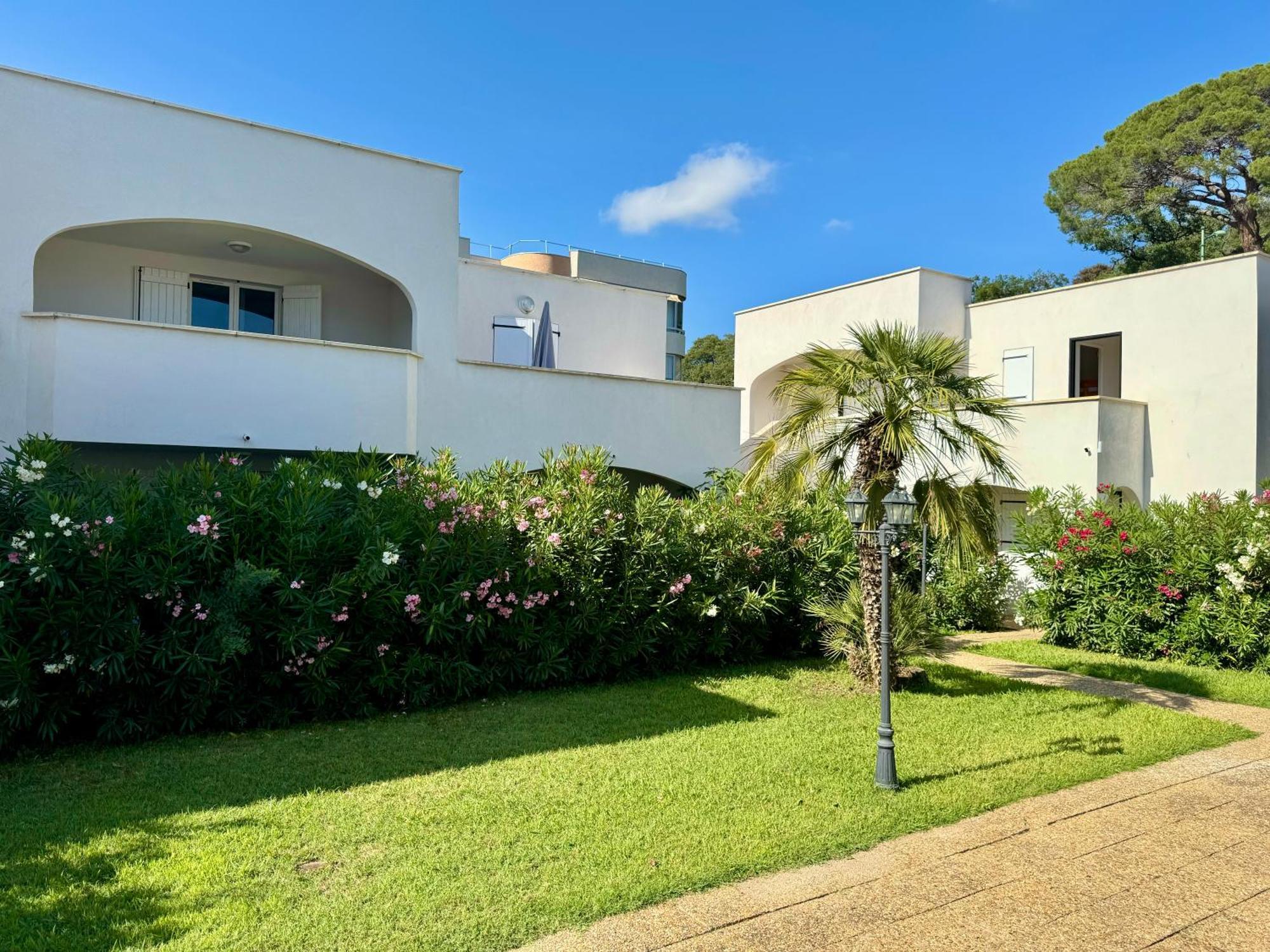 Beach Cannes Bungalows Le Cannet Room photo