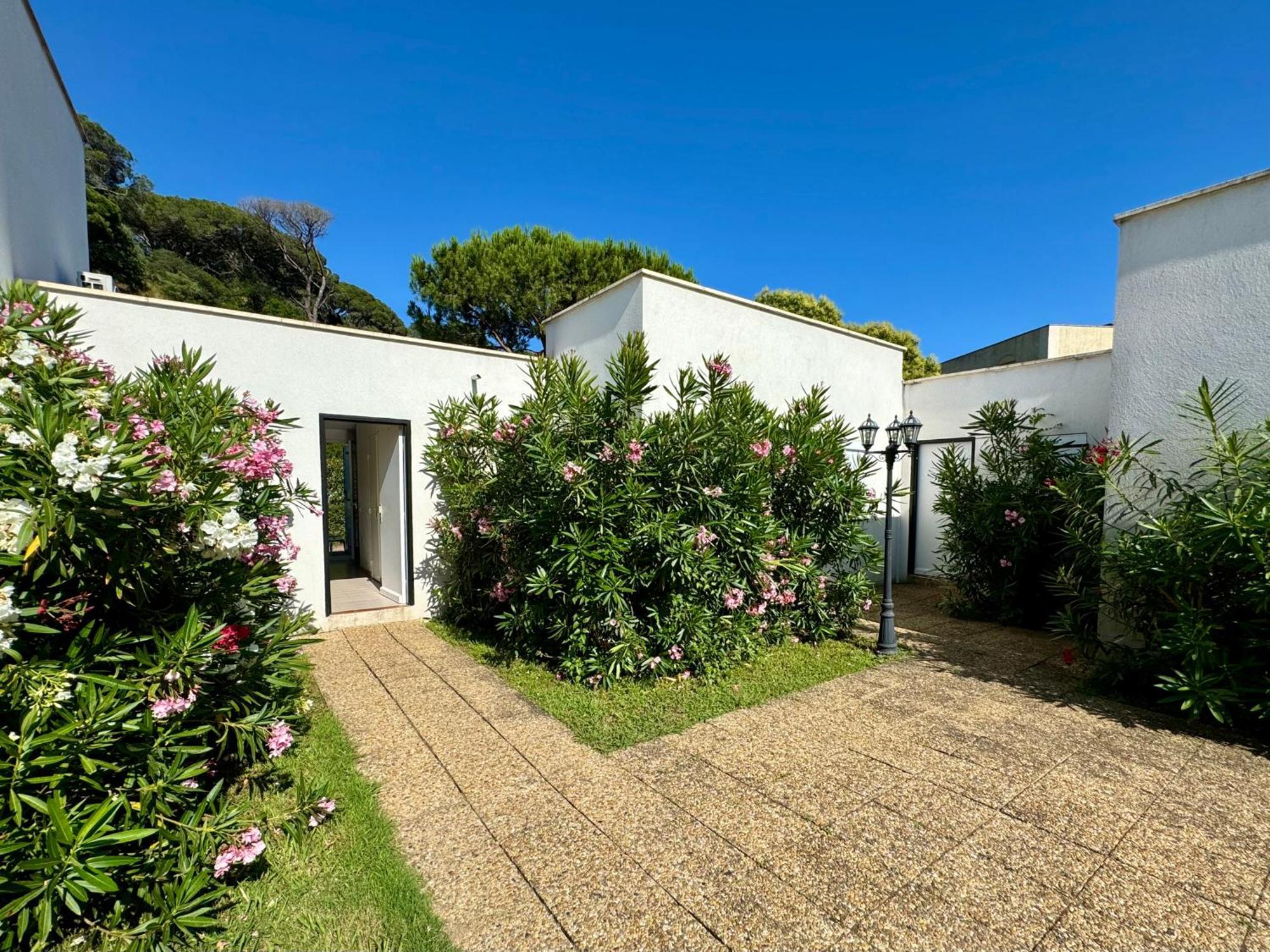 Beach Cannes Bungalows Le Cannet Exterior photo