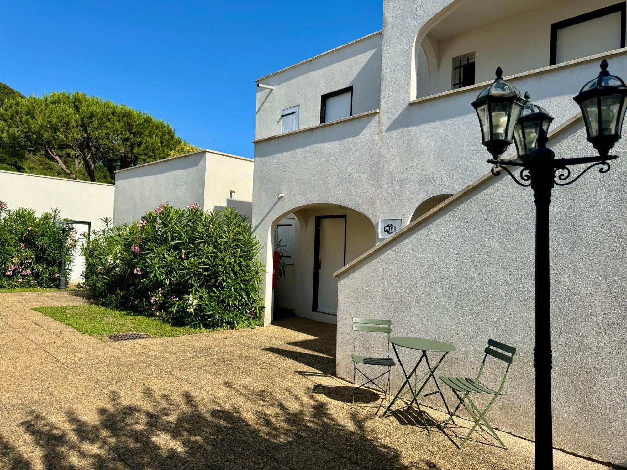 Beach Cannes Bungalows Le Cannet Exterior photo